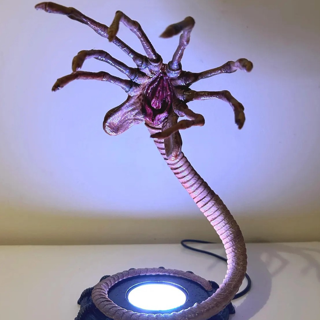 Lampada Notturna Alien Facehug - Lighting Decoration Ideas recensione e prezzo